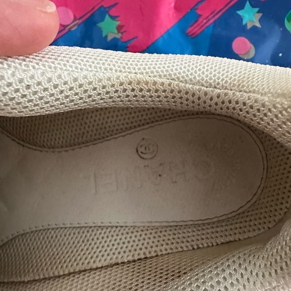 Used channel sneakers - Picture 4 of 4